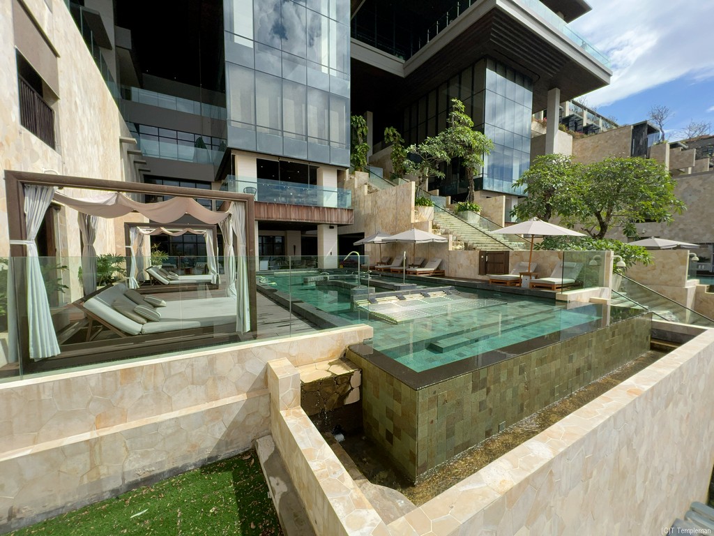 Apurva Kempinski Bali Club Lounge Pool