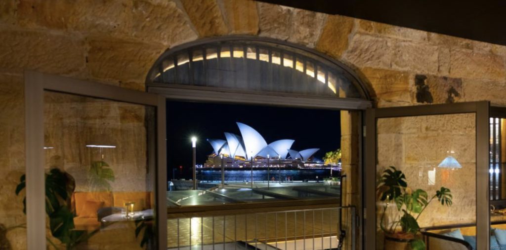 Bar Lulu Evening View (Opera House)