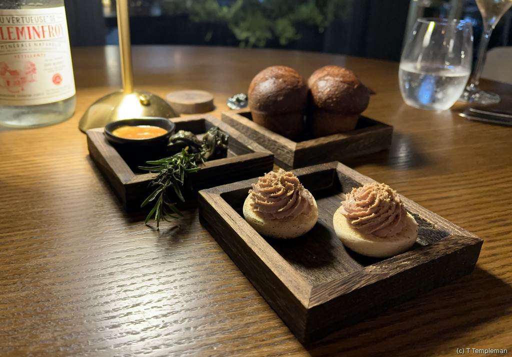 C'est Bon Restaurant Brisbane