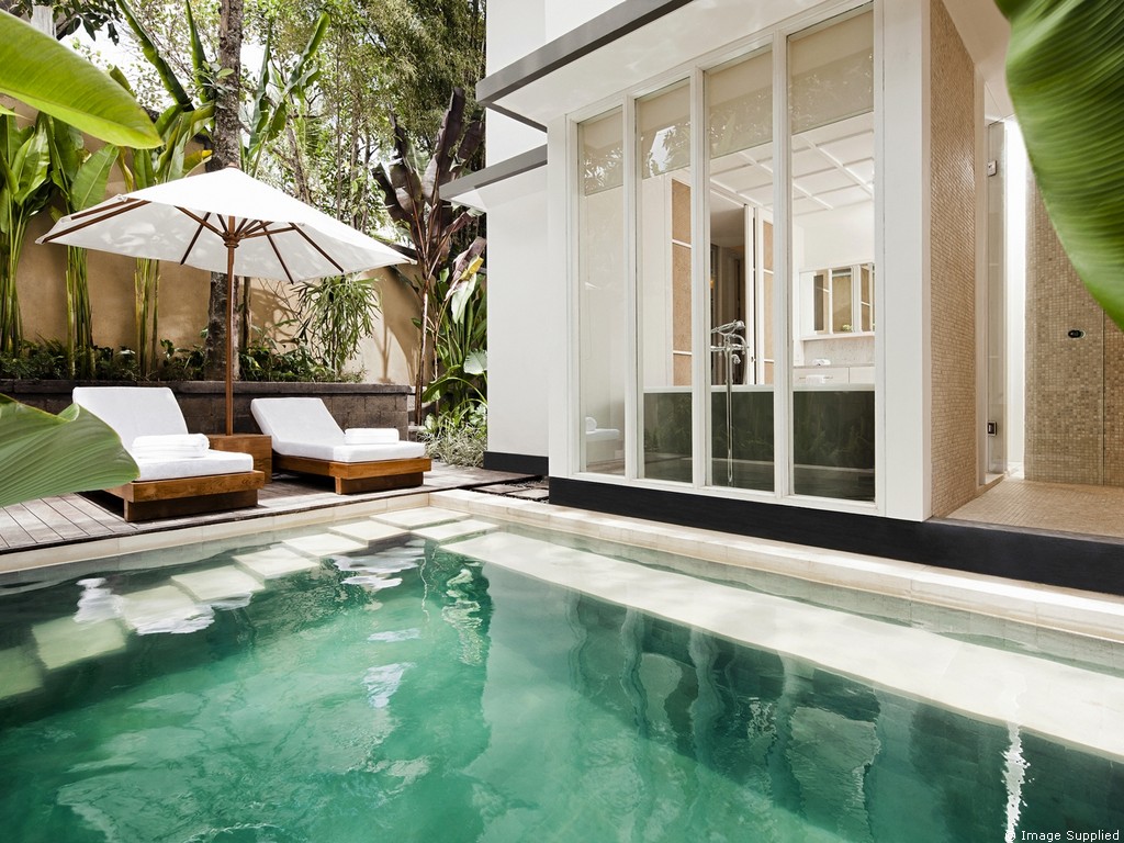 Como Uma Ubud pool suite