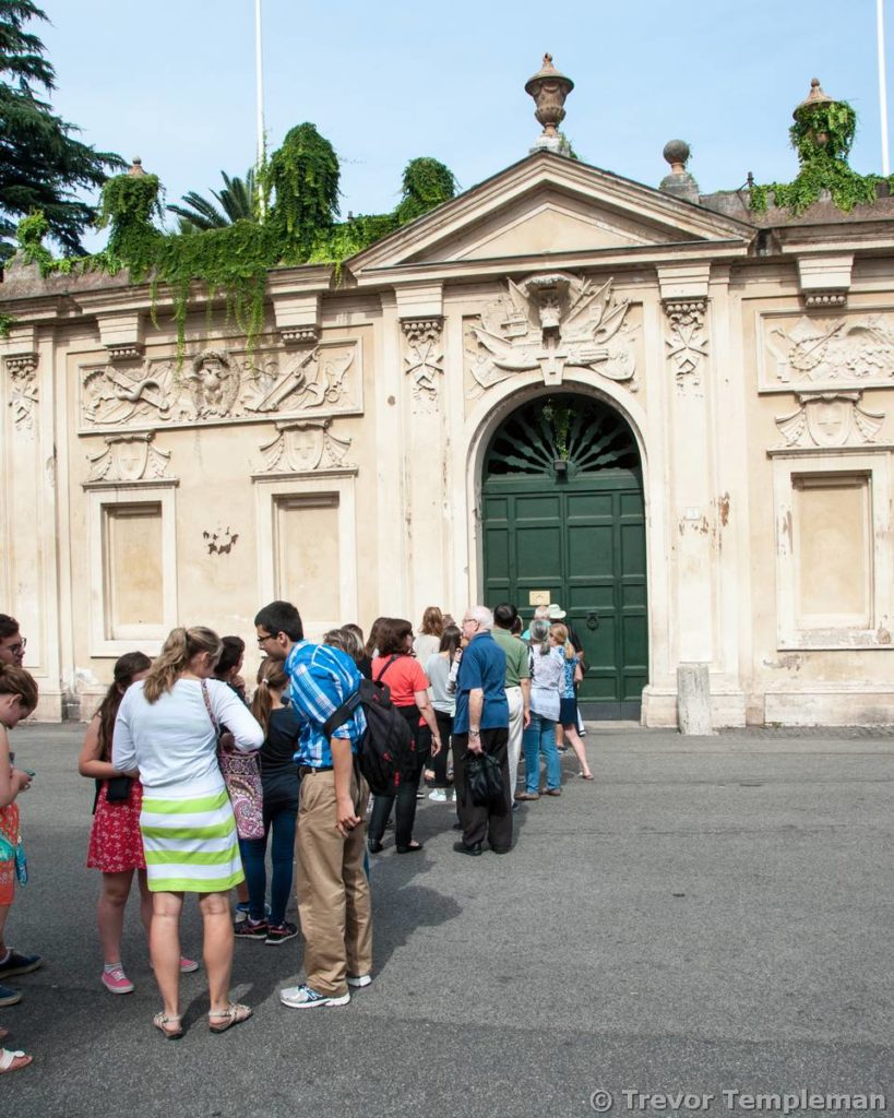 Thankfully the queue to look through the keyhole moved very quickly