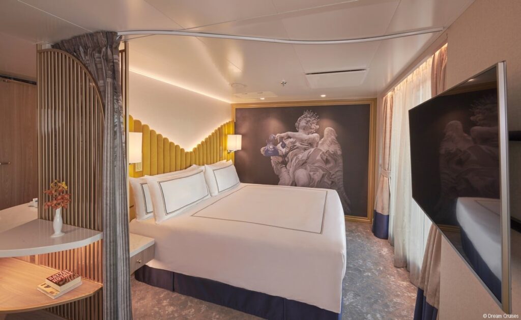 Explorer Dream Palace Deluxe Suite