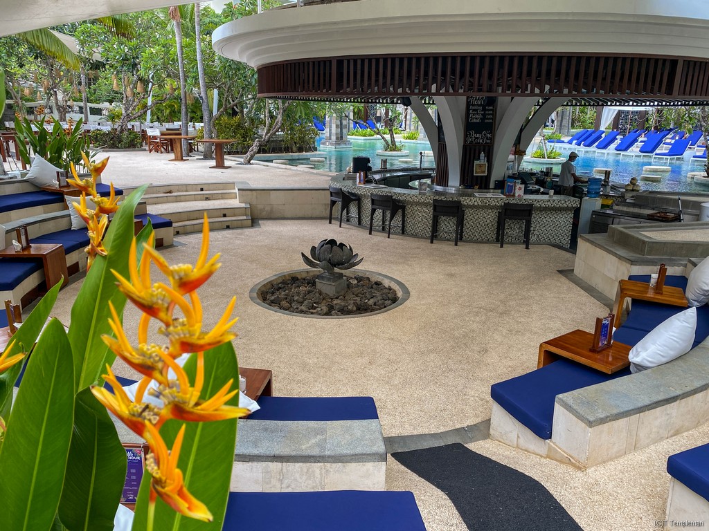 Sofitel Bali Nusa Dua Resort pool bar