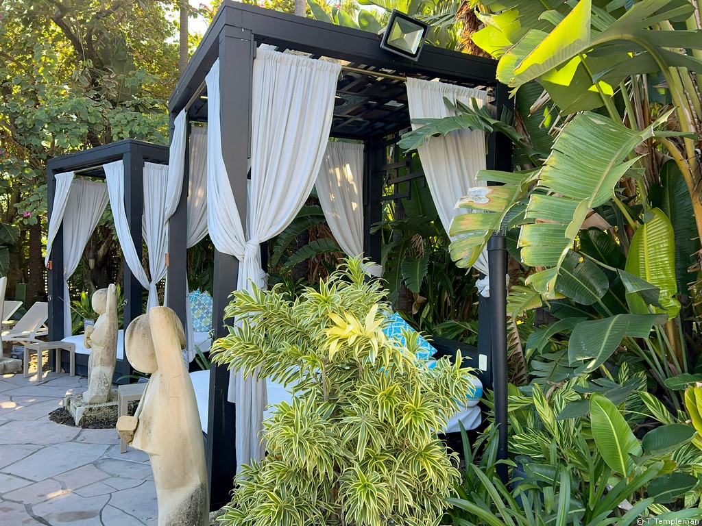 JW Marriott Gold Coast pool side cabanas for hire