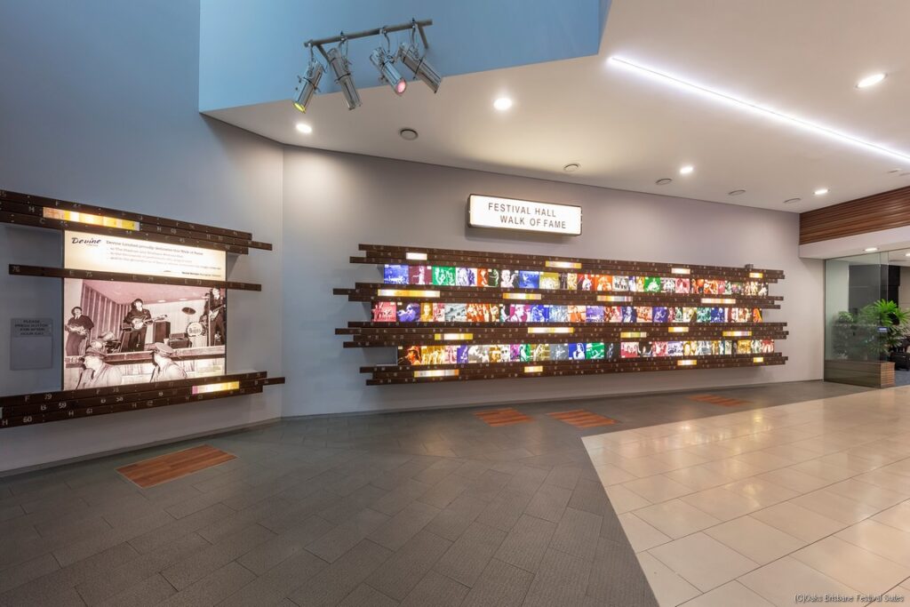 Oaks Brisbane Festival Suites Lobby