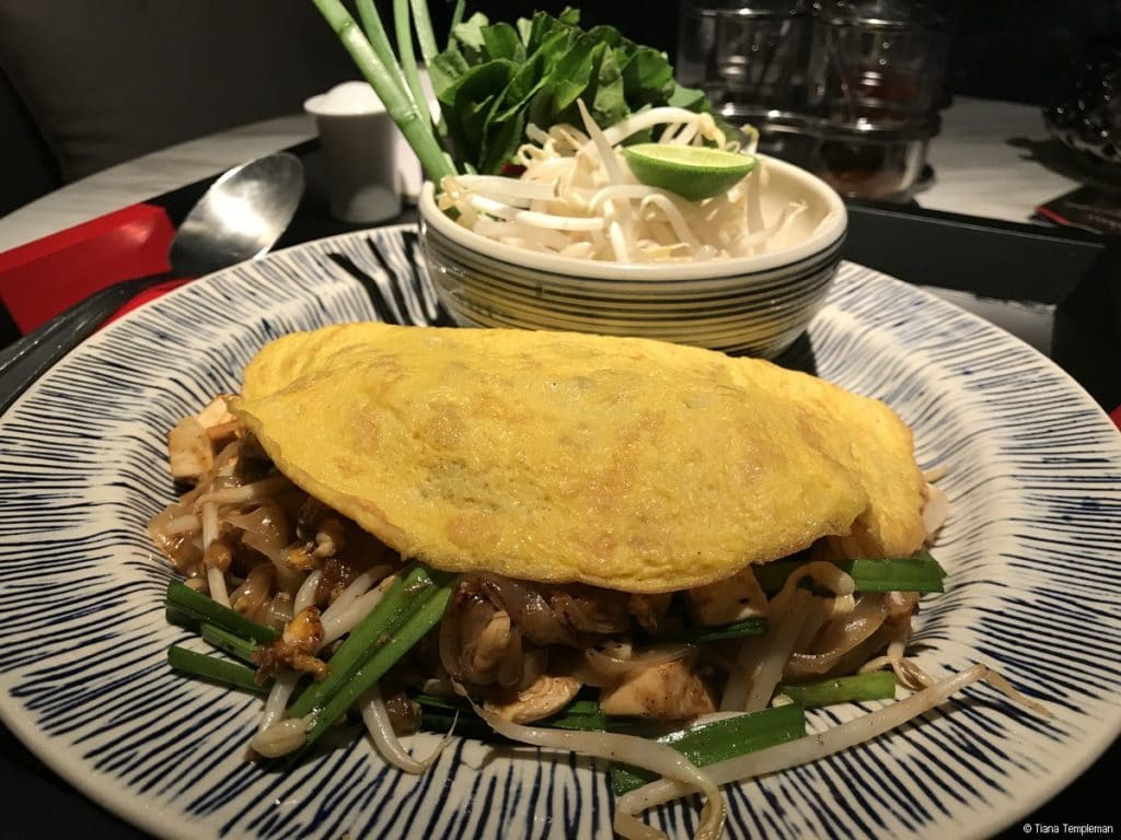 Bangkok Marriott Hotel The Surowongse M Club food