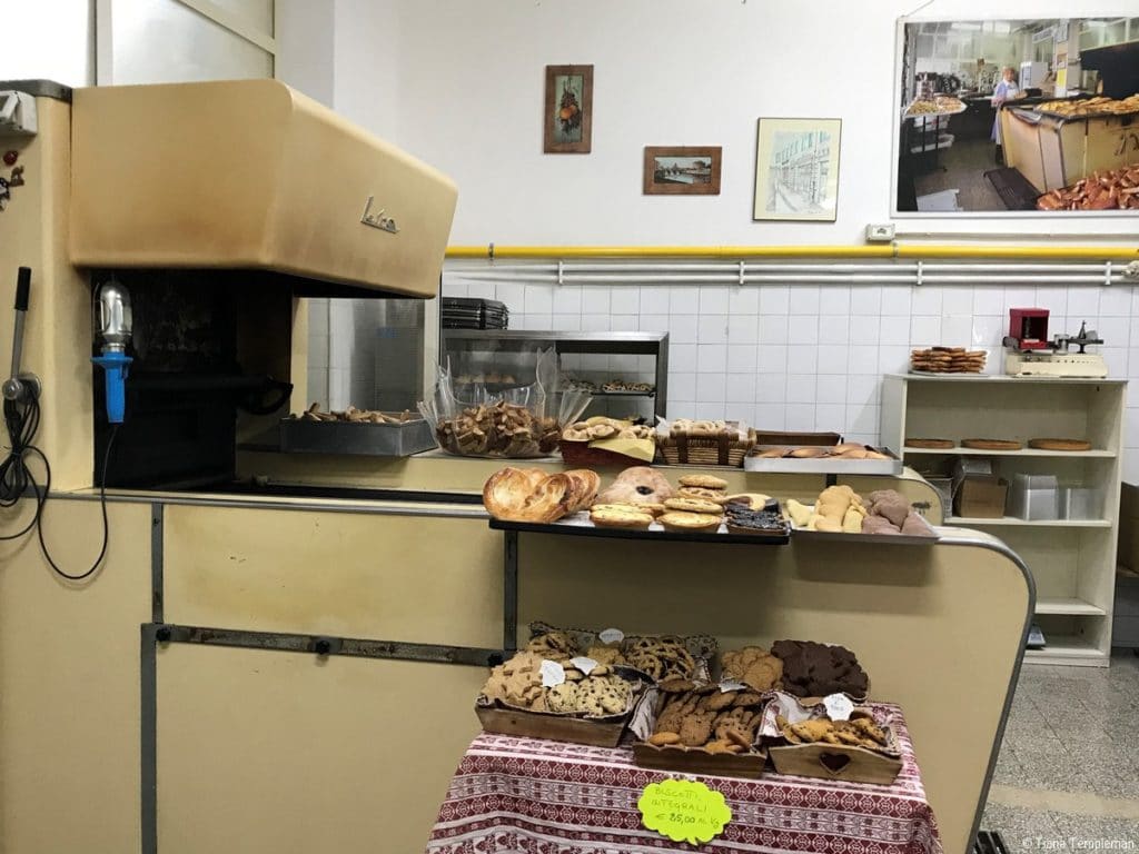 Eating Italy food tour biscuit factory