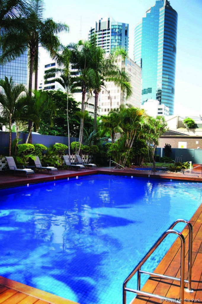 Royal_on_the_Park pool