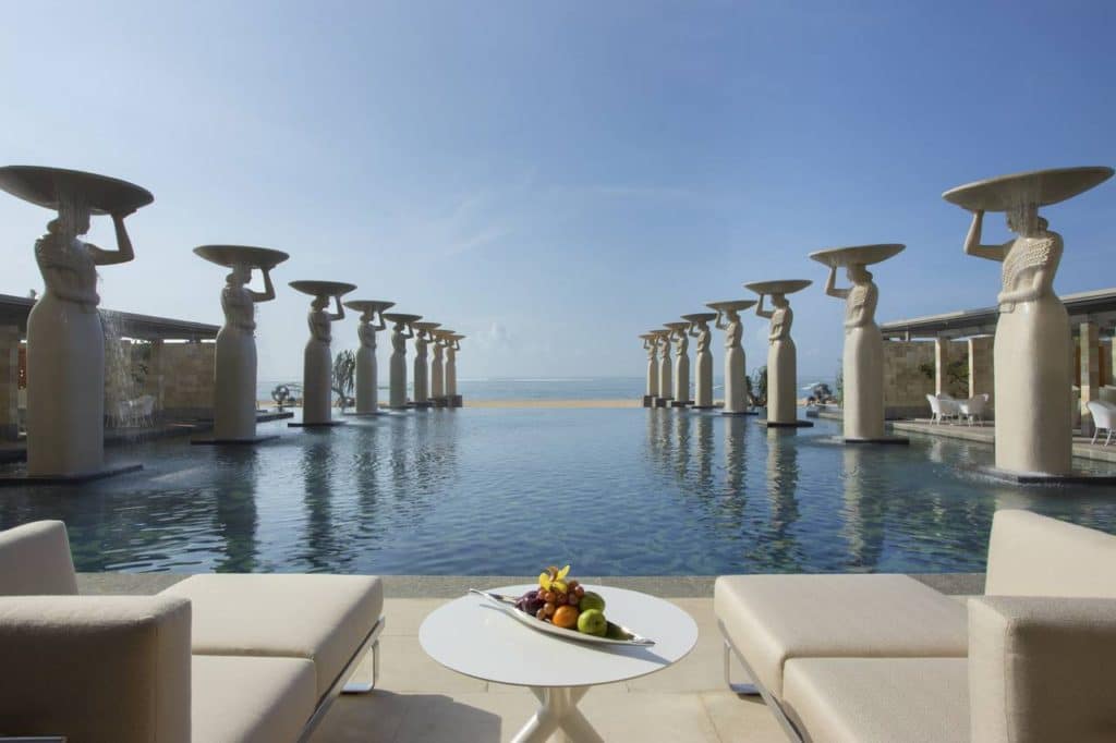 The Mulia pool